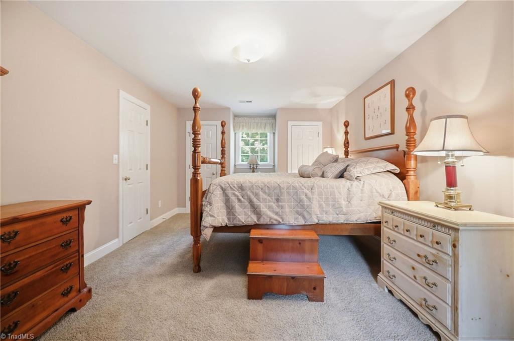 2101 River Road Property Photo 32