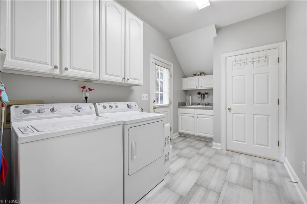 2101 River Road Property Photo 34