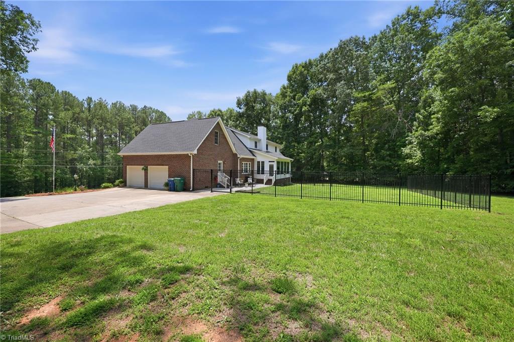 2101 River Road Property Photo 40