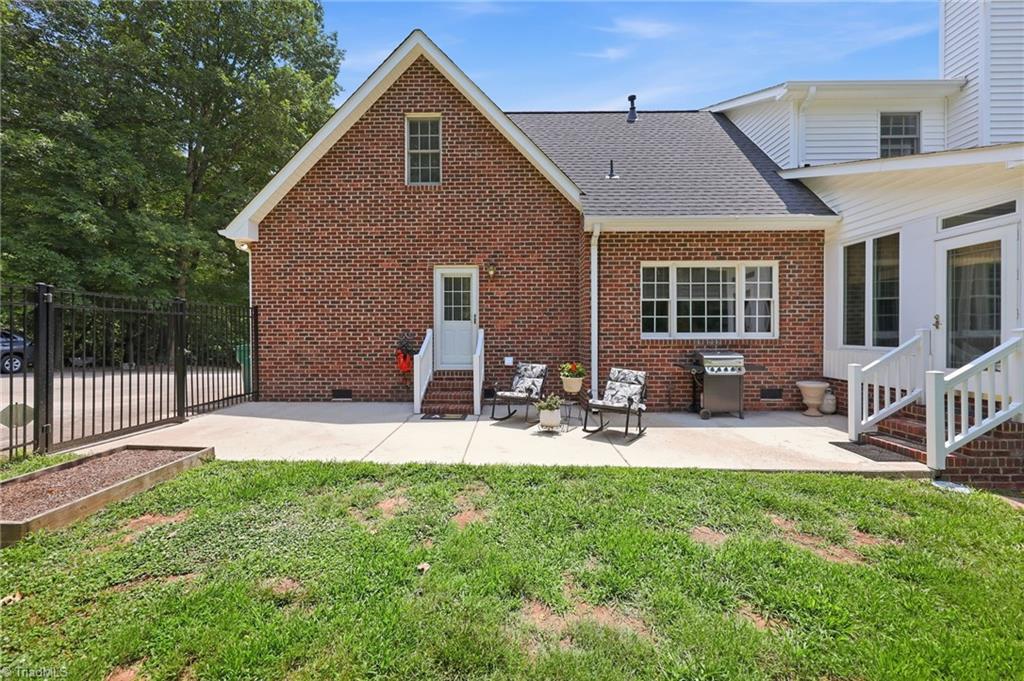 2101 River Road Property Photo 43