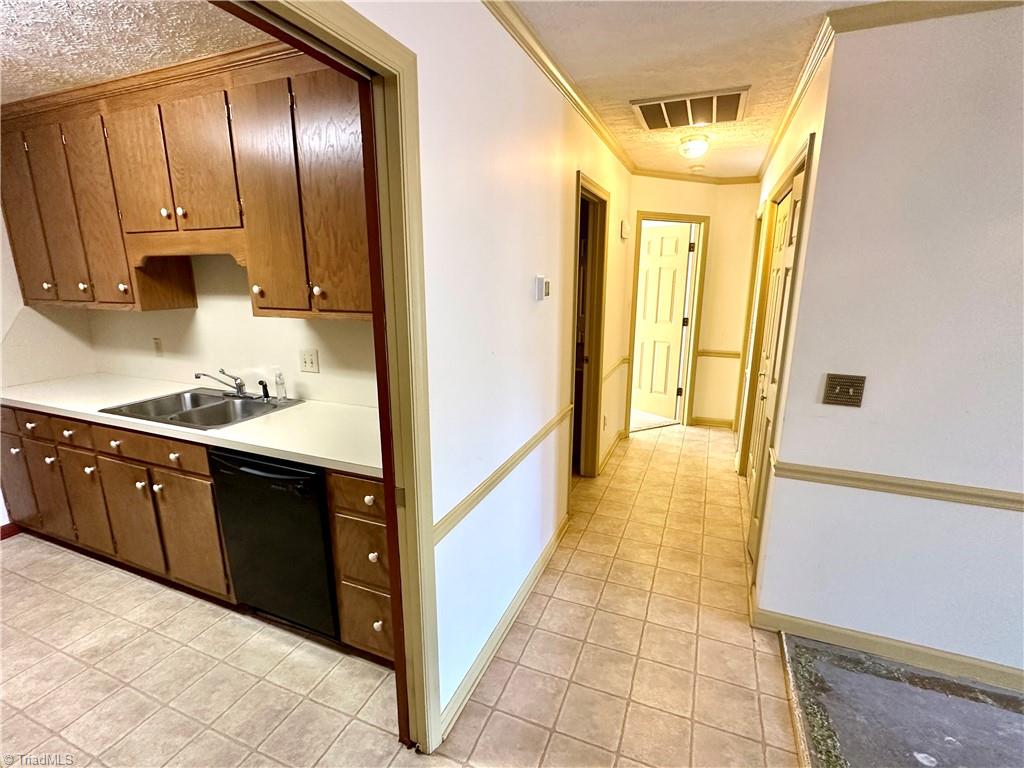 2023 N Main Street # B Property Photo 16