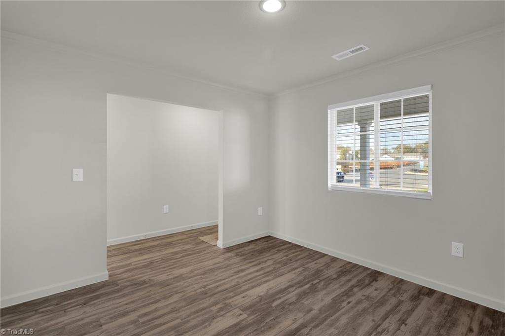 725 Torbay Drive Property Photo 5
