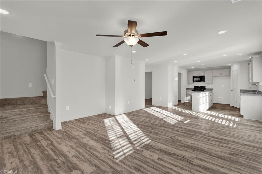 725 Torbay Drive Property Photo 15