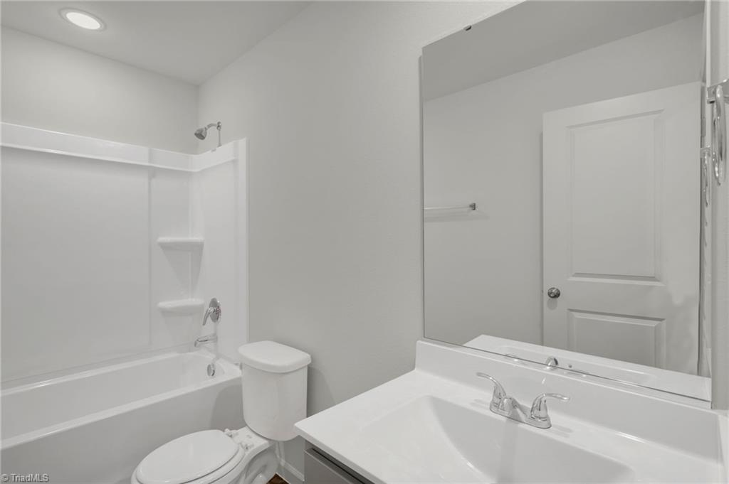 725 Torbay Drive Property Photo 22