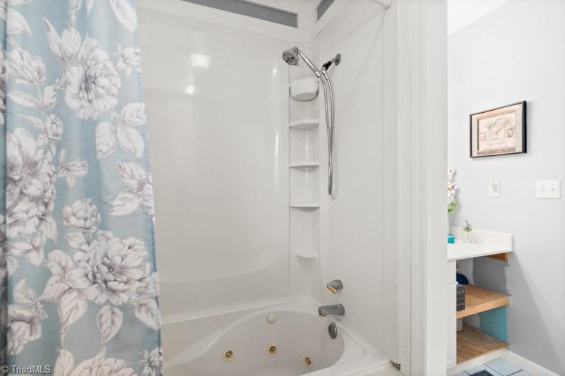 160 Pinelawn Drive Property Photo 18