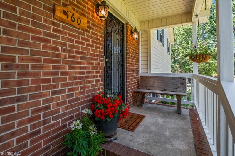 160 Pinelawn Drive Property Photo 29