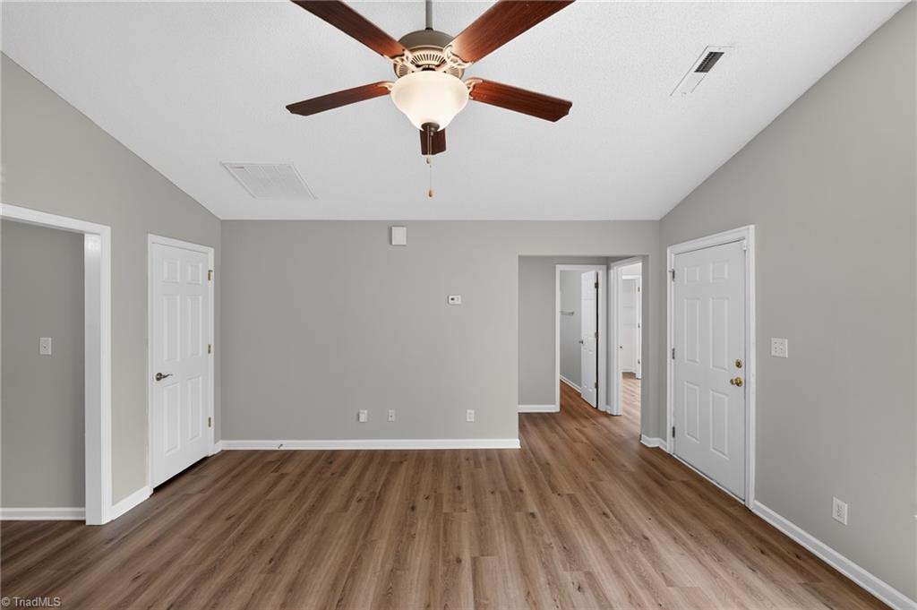 904 Rauhut Street Property Photo 6