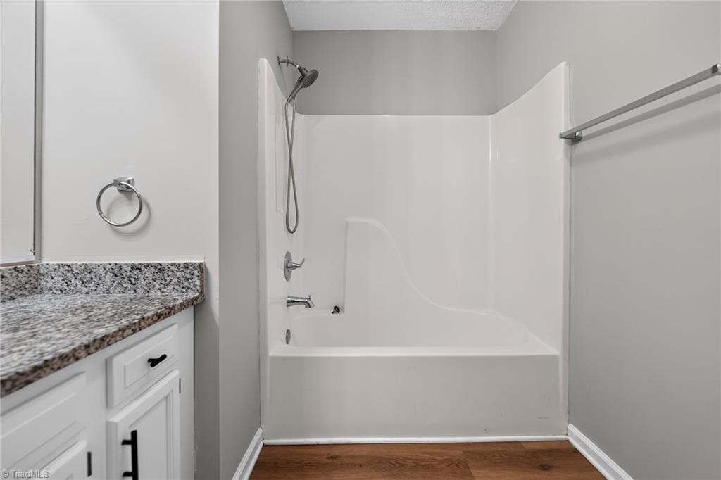 904 Rauhut Street Property Photo 20