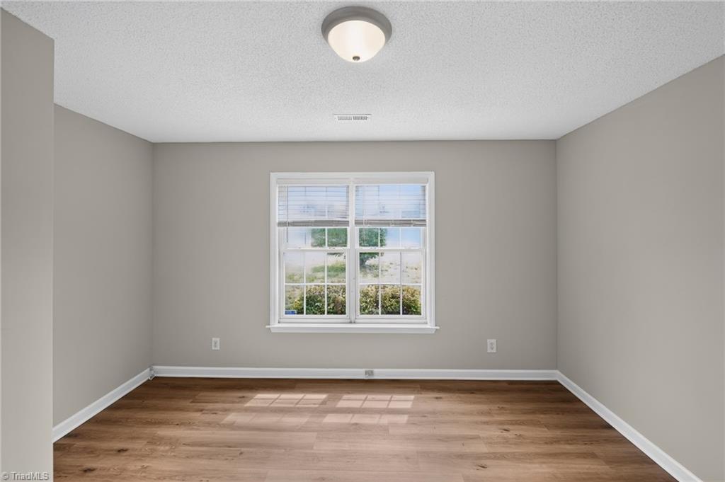 904 Rauhut Street Property Photo 24