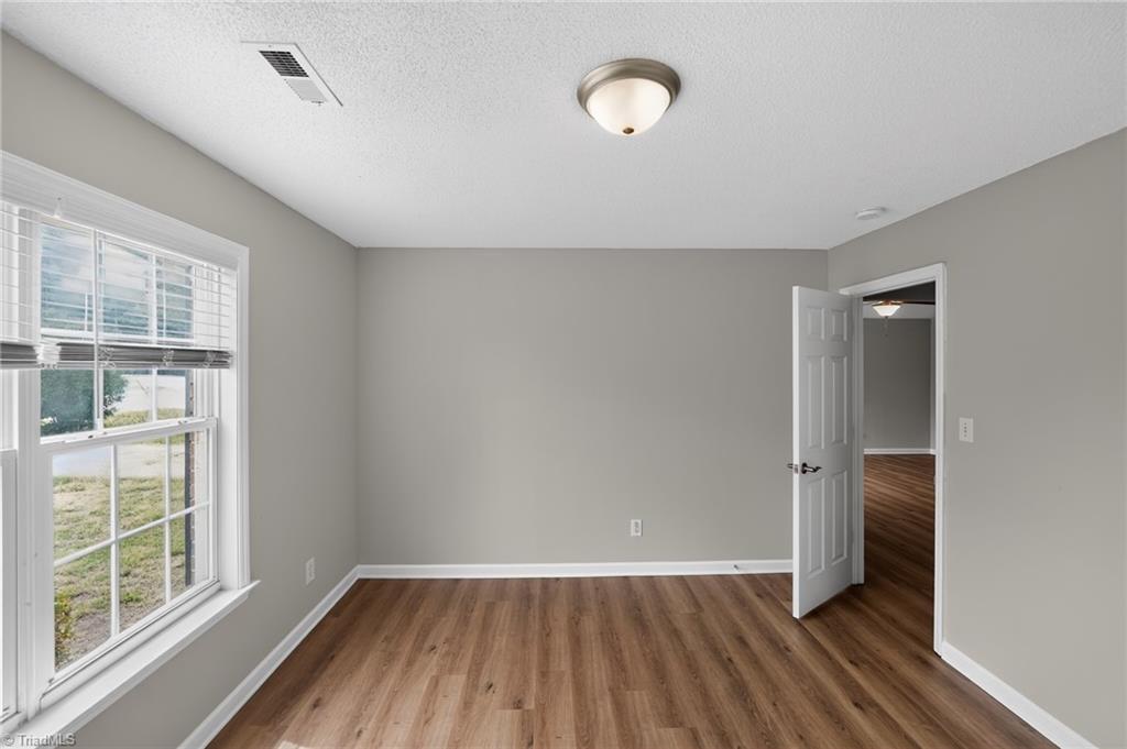 904 Rauhut Street Property Photo 27