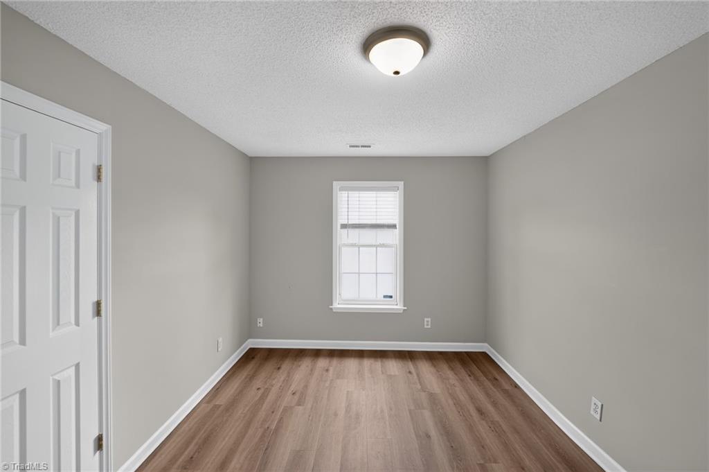 904 Rauhut Street Property Photo 28