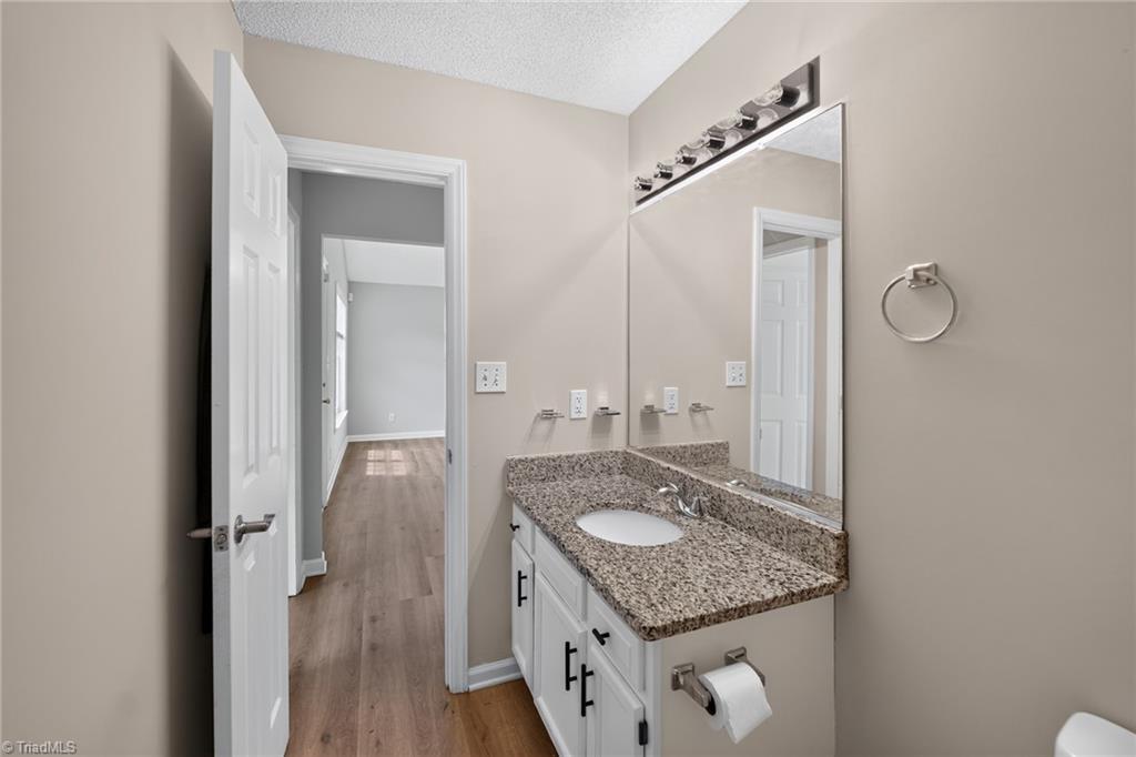 904 Rauhut Street Property Photo 31