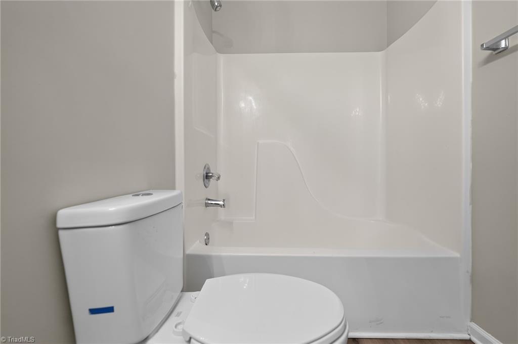 904 Rauhut Street Property Photo 32