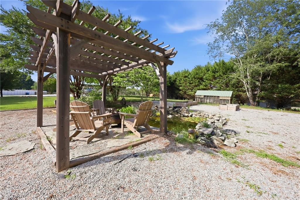 8861 Boylston Road Property Photo 6