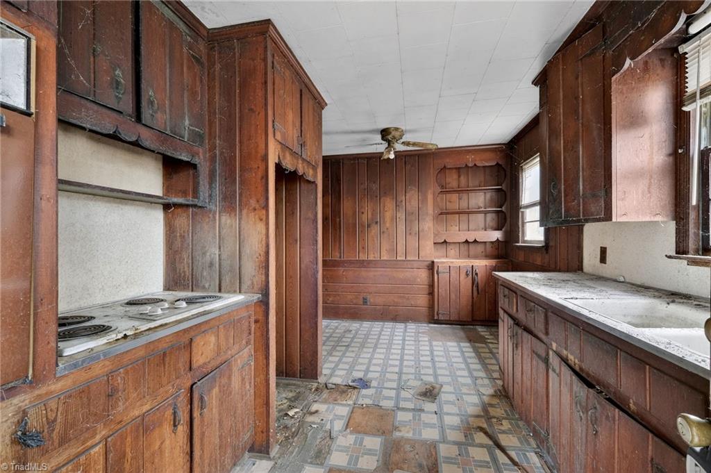 4021 Vestal Road Property Photo 8