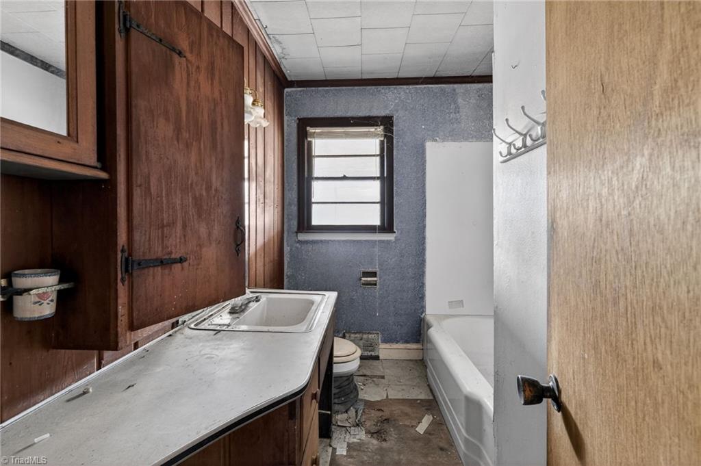4021 Vestal Road Property Photo 23