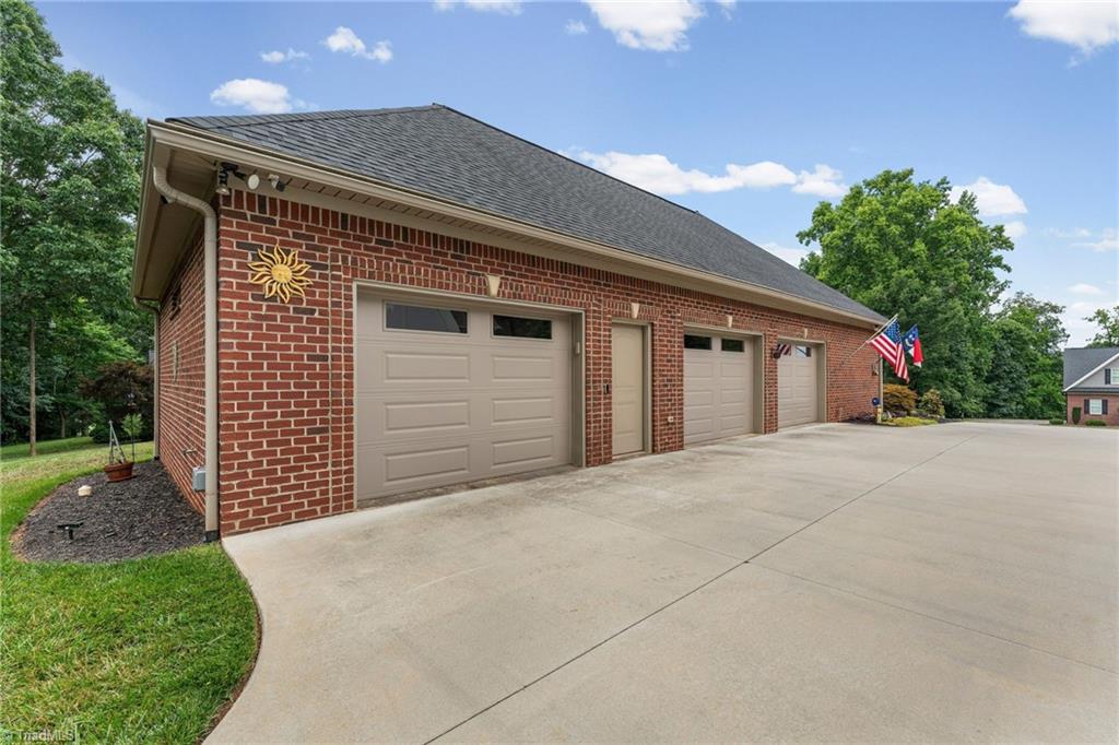 704 Terrace Drive Property Photo 3