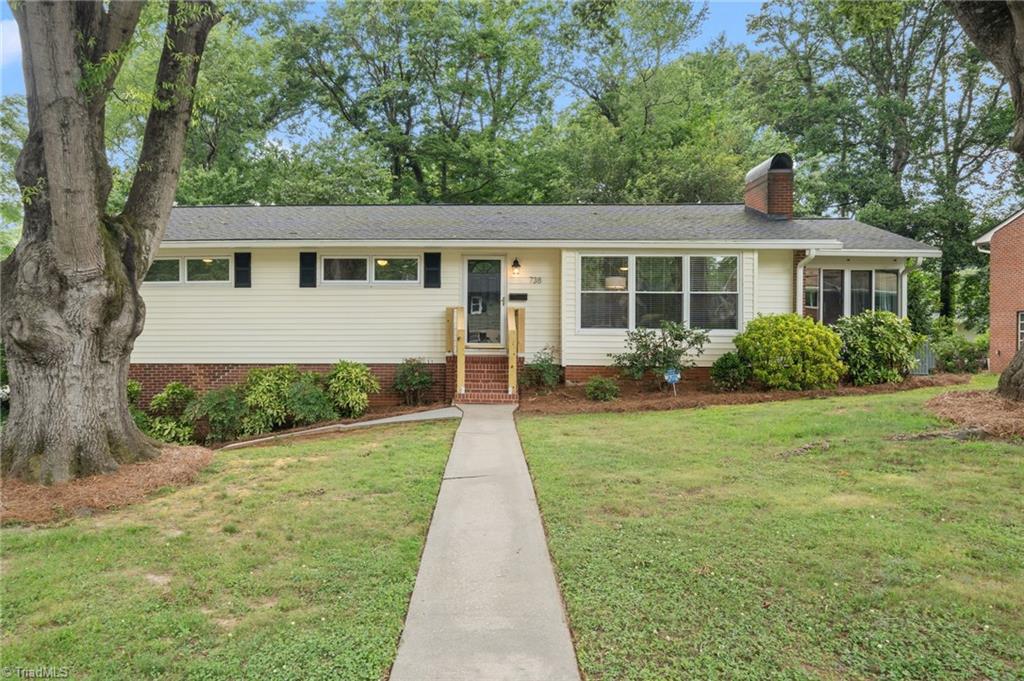 738 Elderwood Avenue Property Photo 2