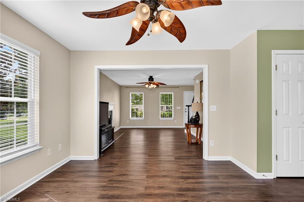 2509 Covington Loop Property Photo 10