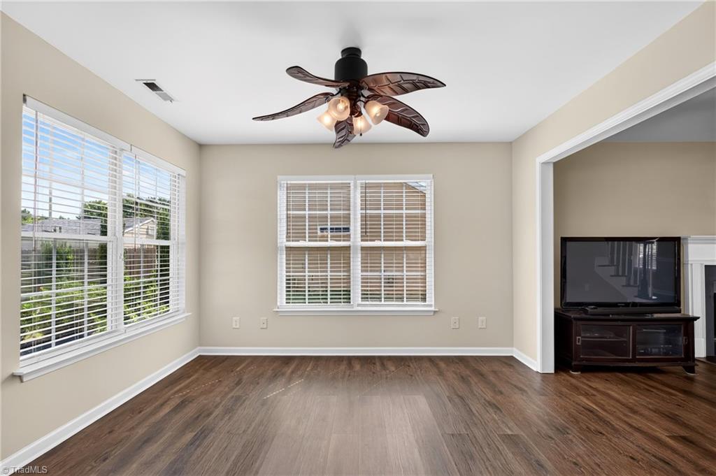 2509 Covington Loop Property Photo 12