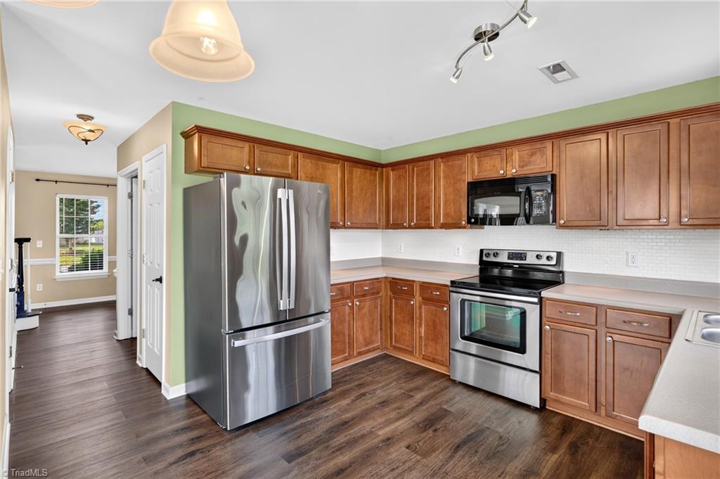 2509 Covington Loop Property Photo 20