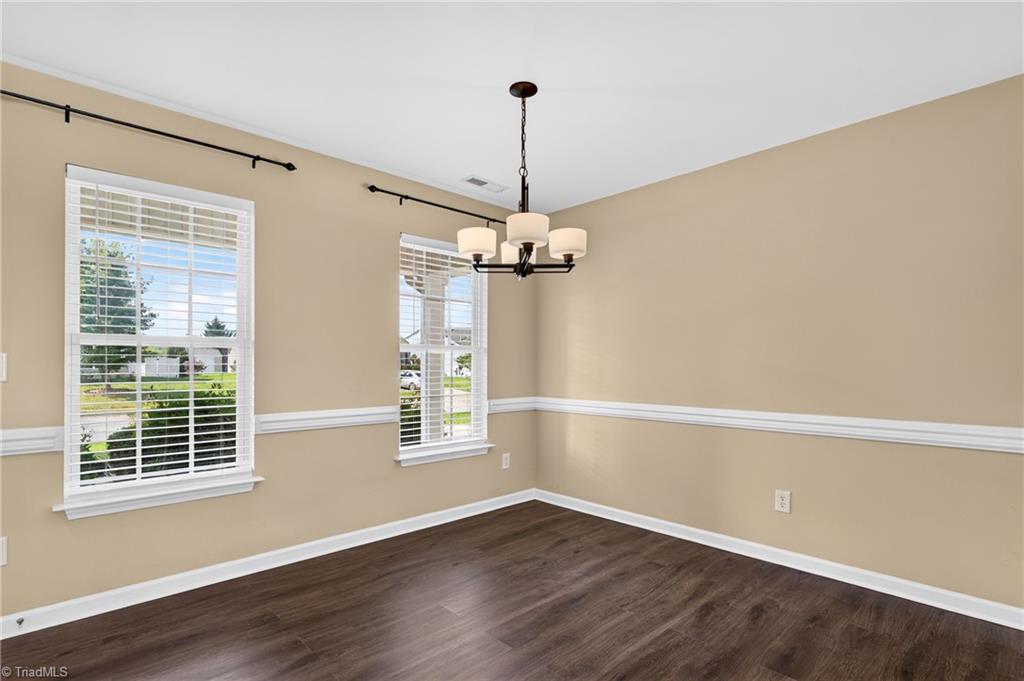2509 Covington Loop Property Photo 25