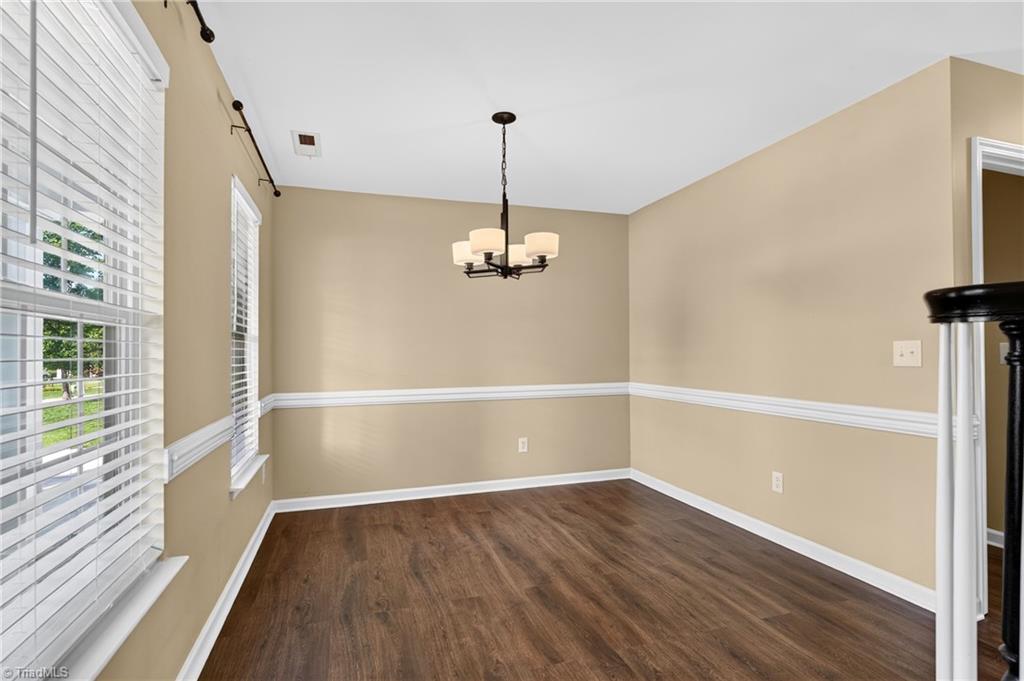 2509 Covington Loop Property Photo 26