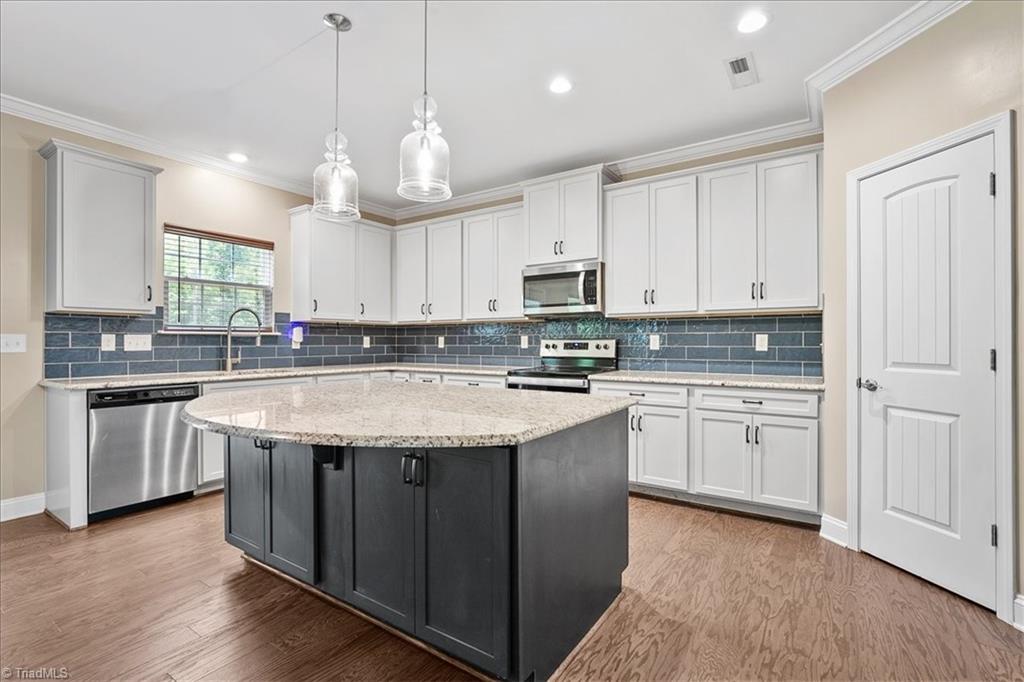 6511 Rogers Farm Road Property Photo 3