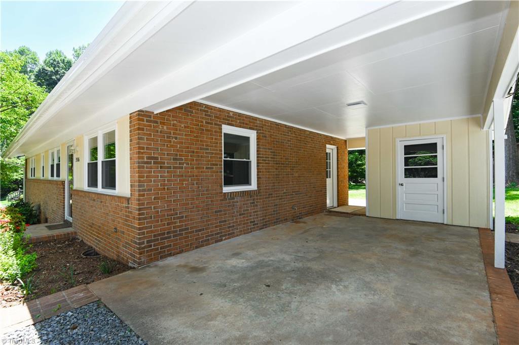 3506 Treeview Lane Property Photo 6