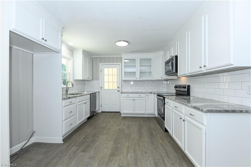 3506 Treeview Lane Property Photo 14