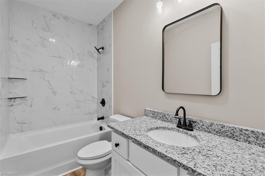 655 Woodland Circle Property Photo 16