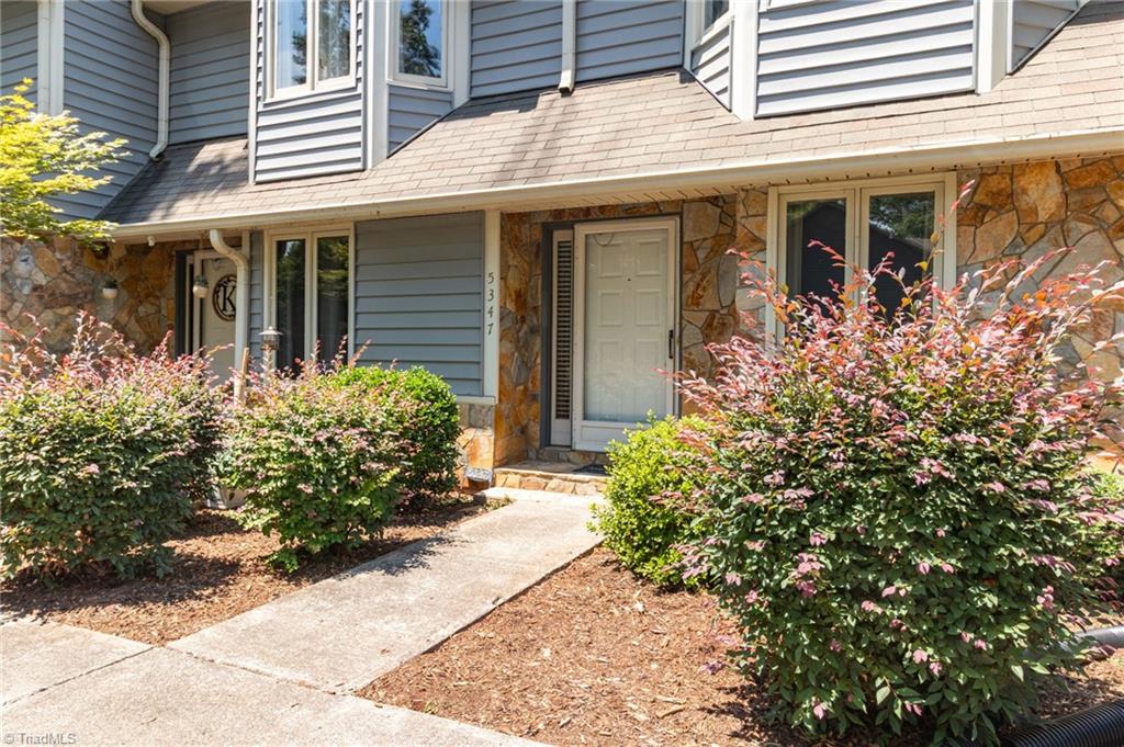 5347 Summit Heights Drive Property Photo 6