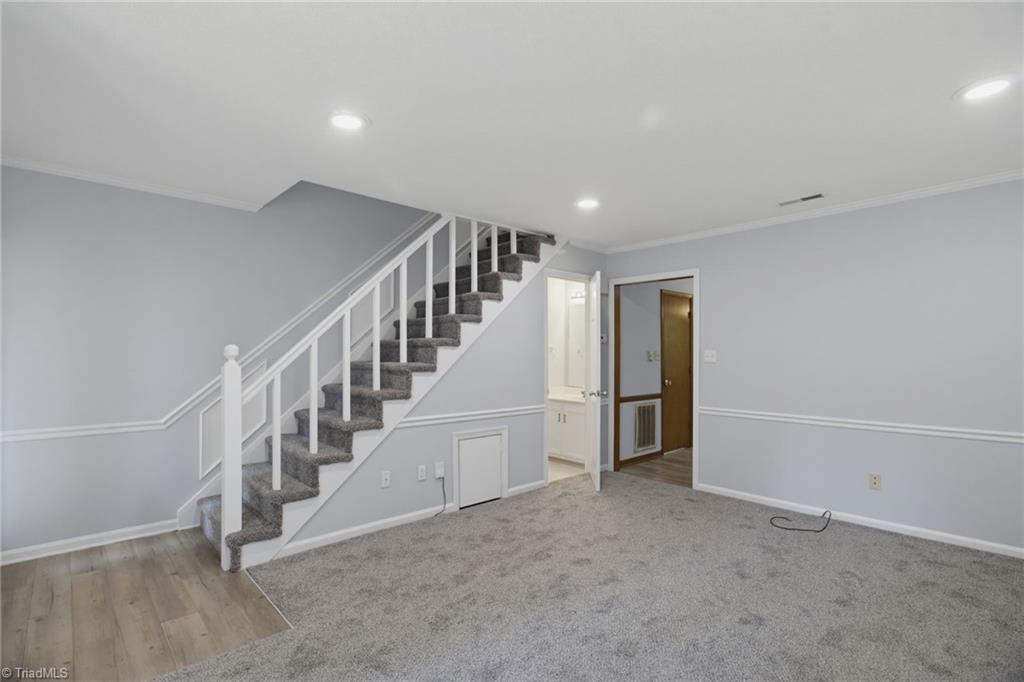 5347 Summit Heights Drive Property Photo 8