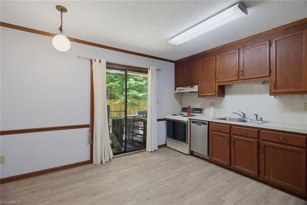 5347 Summit Heights Drive Property Photo 13
