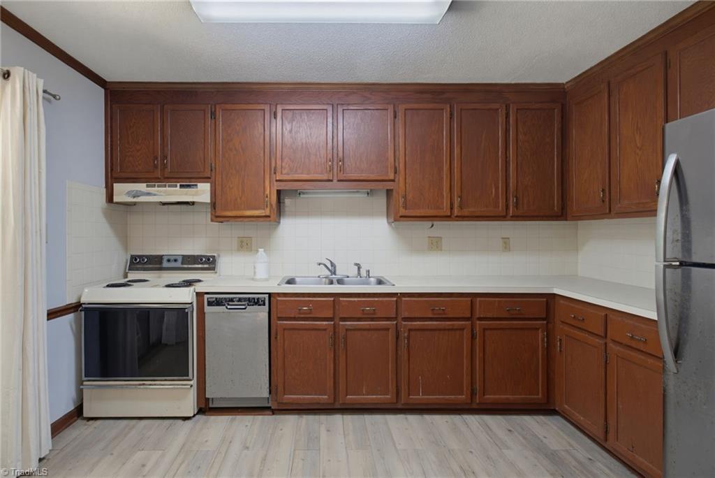 5347 Summit Heights Drive Property Photo 18