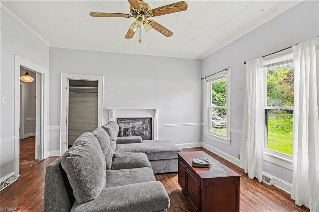 127 Erwin Street Property Photo 8
