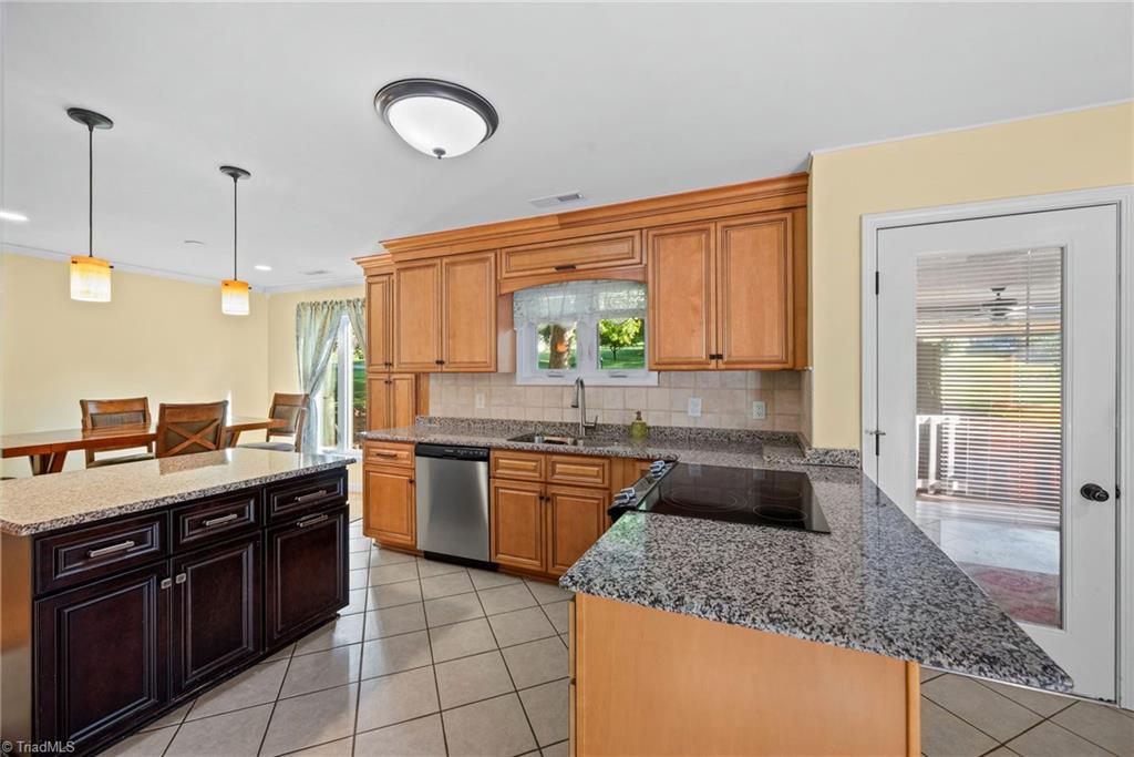 8750 Willowmede Drive Property Photo 4