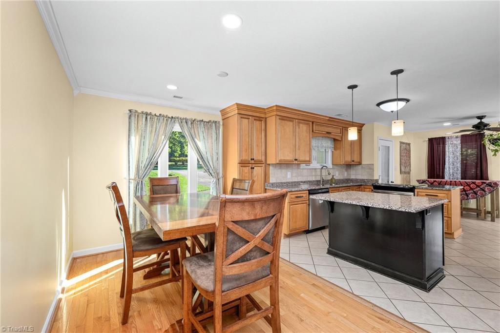 8750 Willowmede Drive Property Photo 8