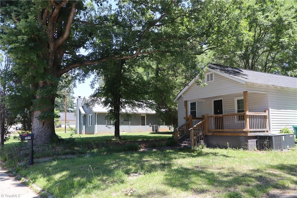 305 E Division Avenue Property Photo 2