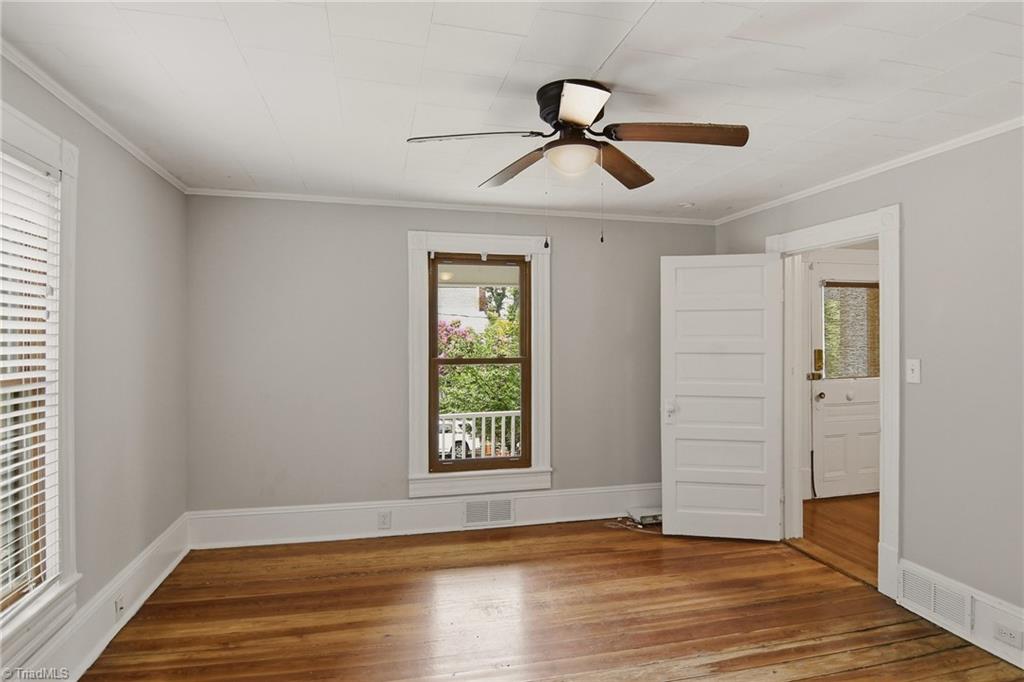 112 Gloria Avenue Property Photo 14