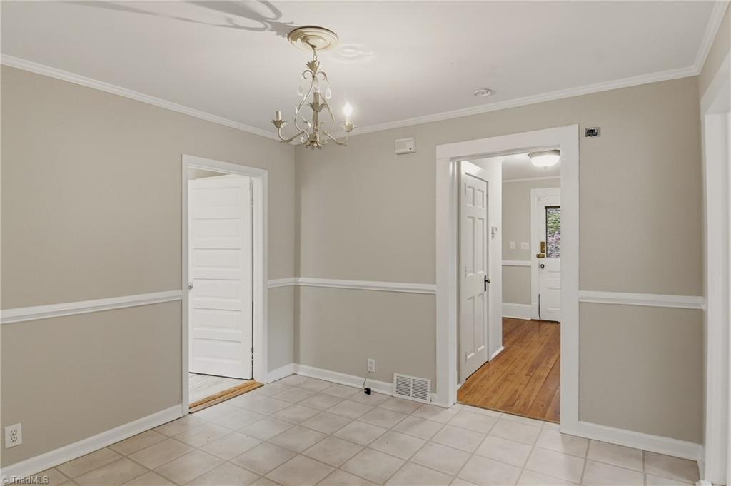112 Gloria Avenue Property Photo 18