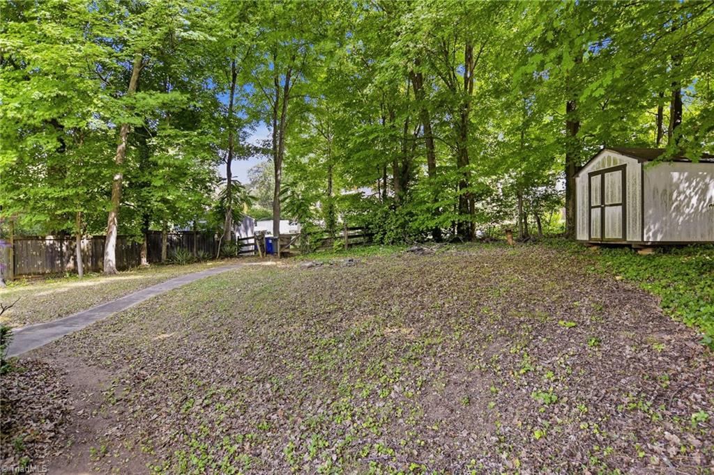 112 Gloria Avenue Property Photo 27
