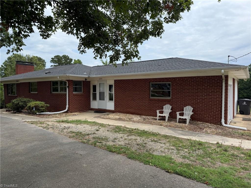 2345 Griffith Road Property Photo 3