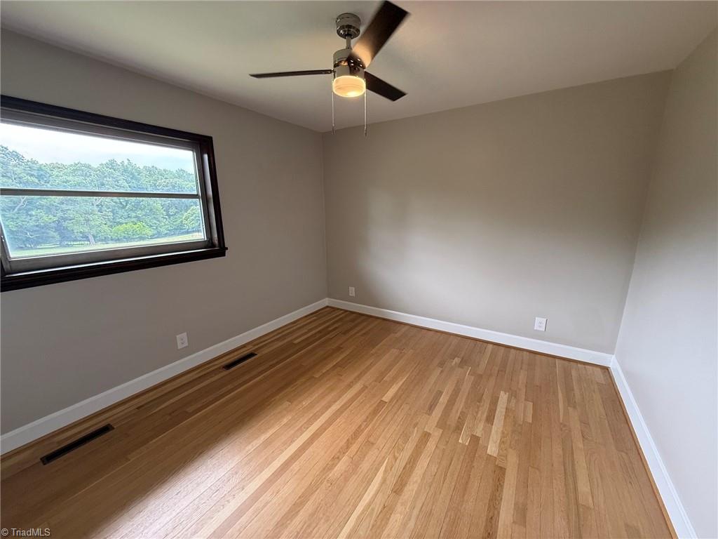 2345 Griffith Road Property Photo 18