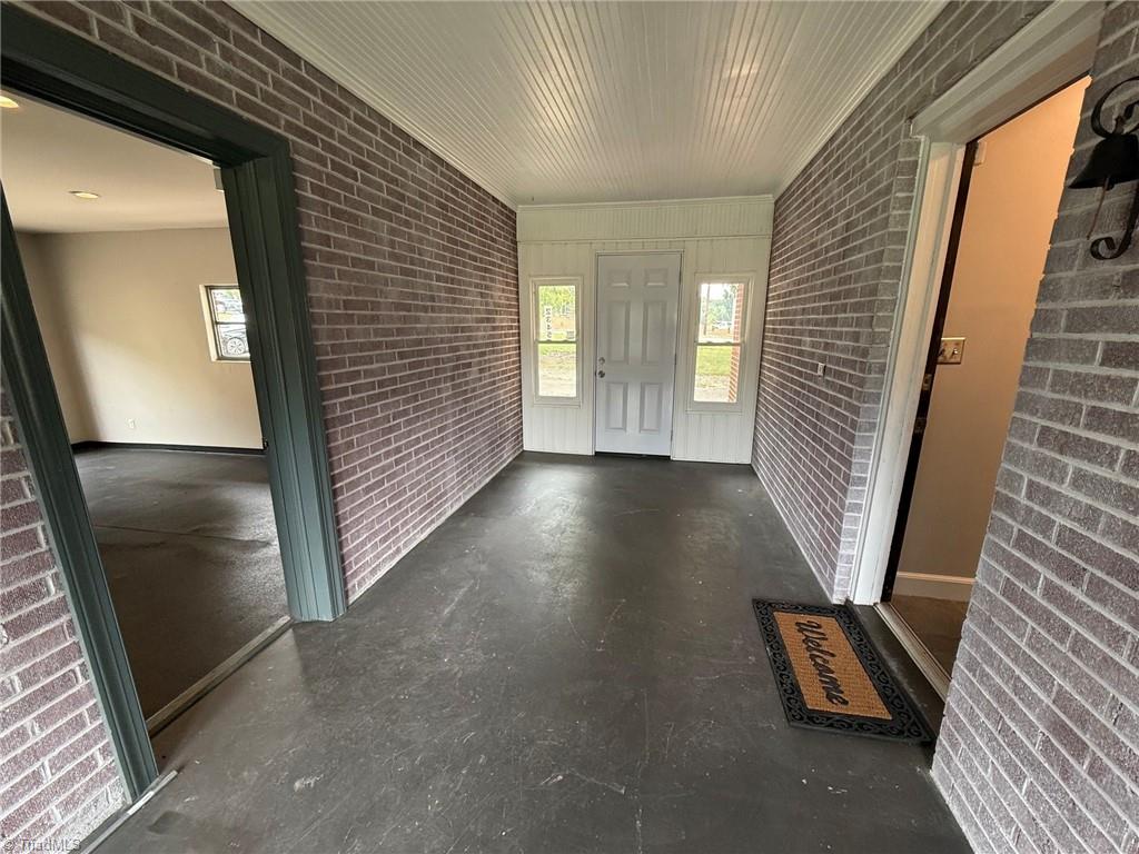 2345 Griffith Road Property Photo 19