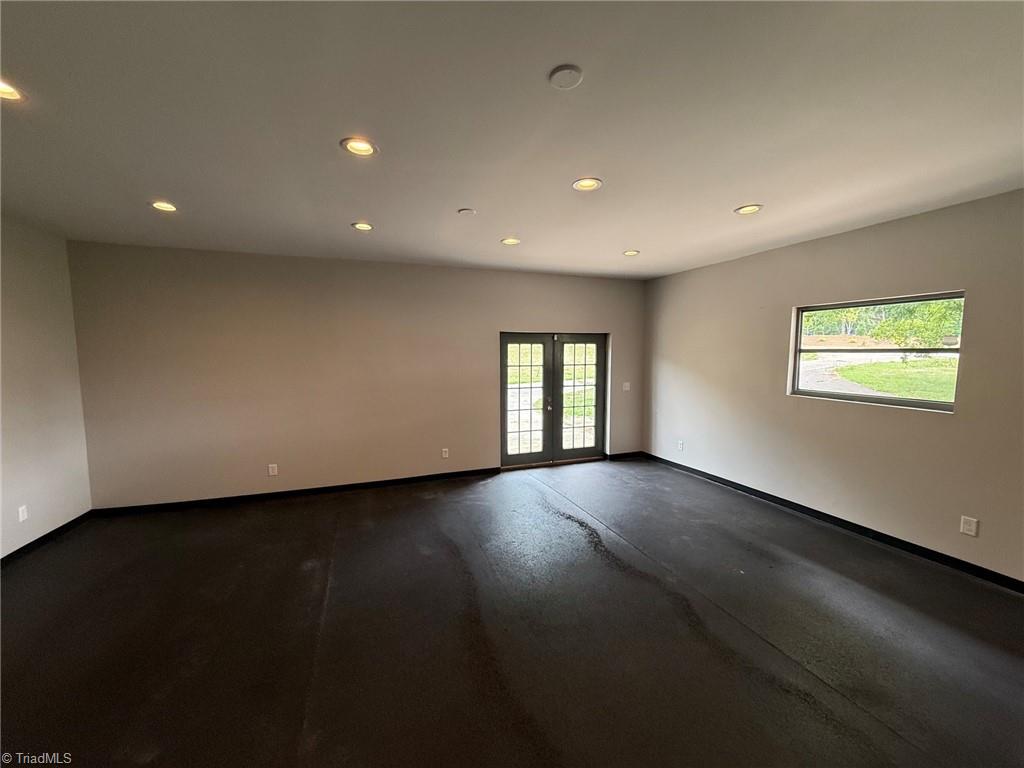 2345 Griffith Road Property Photo 20