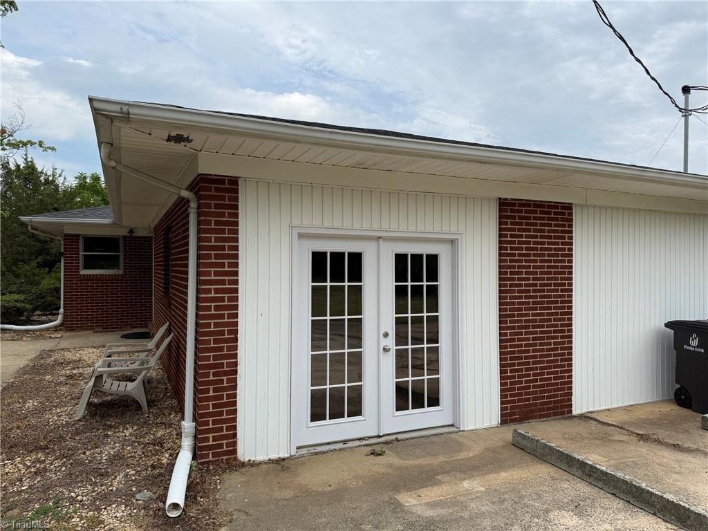 2345 Griffith Road Property Photo 24