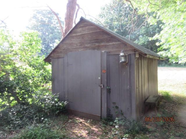 2718 Darden Road Property Photo 3