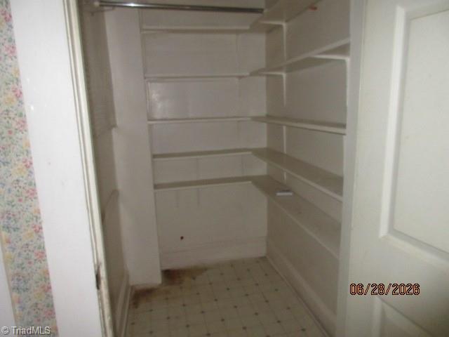 2718 Darden Road Property Photo 6