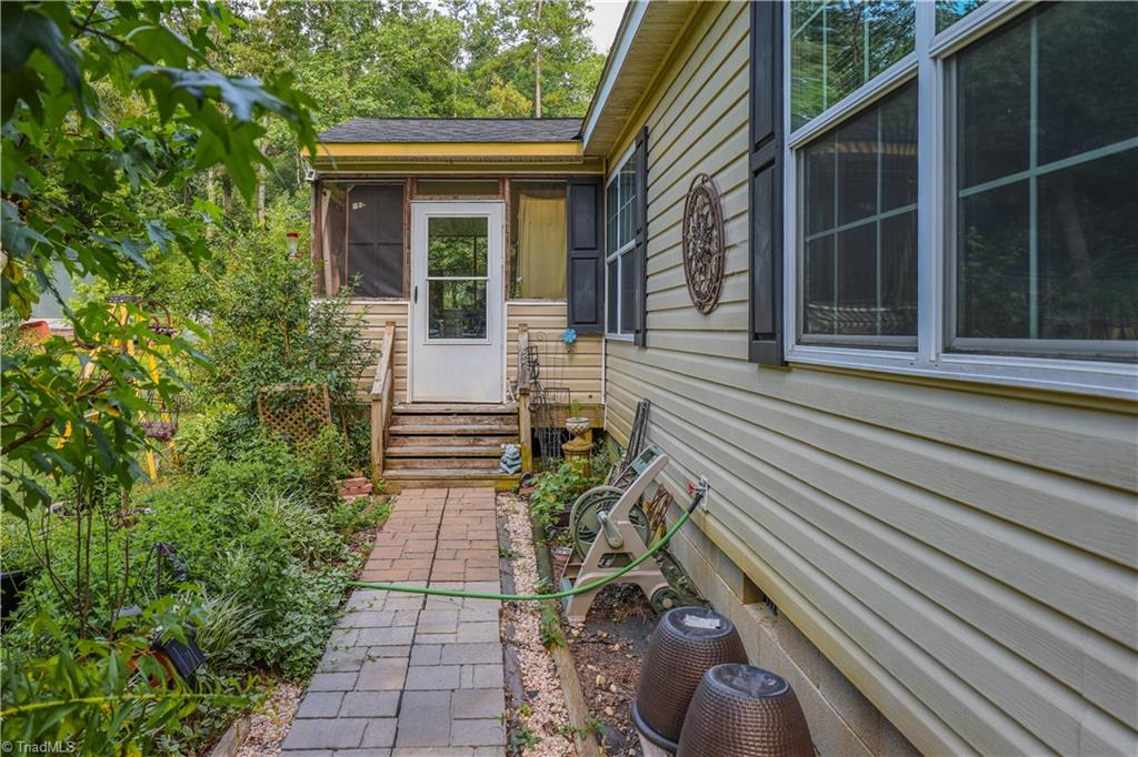 2311 Chrisco Road W Property Photo 3